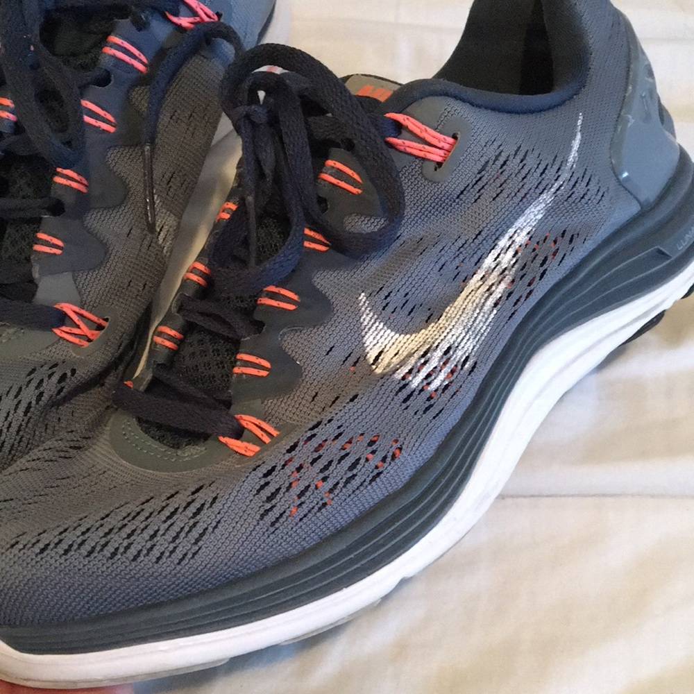 Nike coral and grey Nike. In great condition
